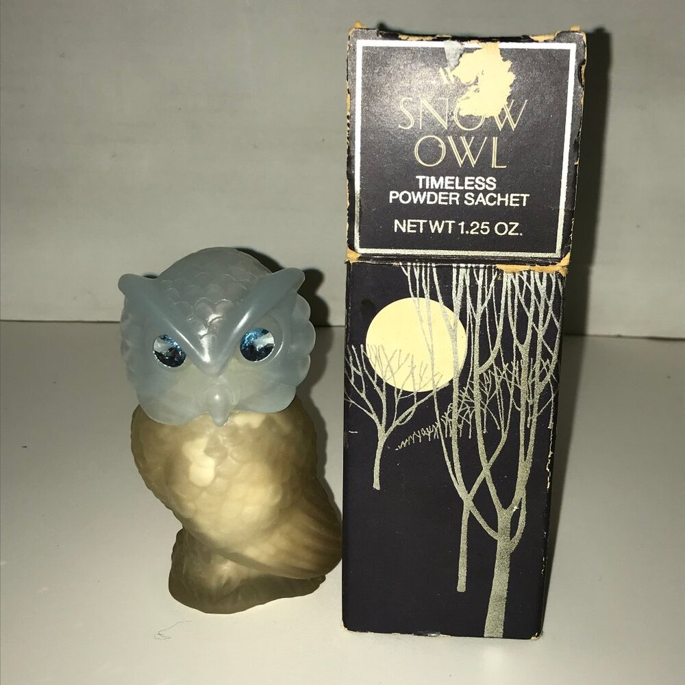 Avon Snow Owl Timeless Powder Sachet Net wt 1.25 oz Full Decorative Bottle